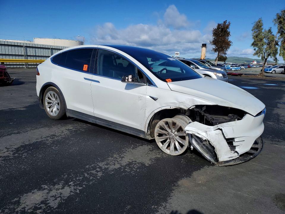Продаж на аукціоні авто 2019 Tesla Model X, vin: 5YJXCAE29KF189886, номер лоту: 78176095