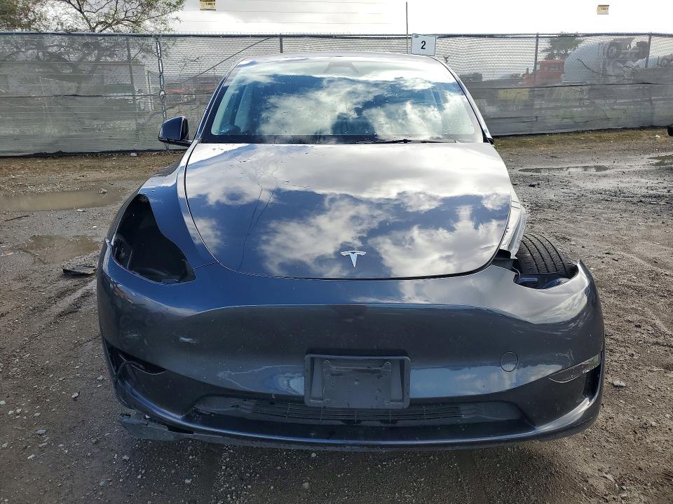 77671495 :رقم المزاد ، 7SAYGAEE2RF124149 vin ، 2024 Tesla Model Y مزاد بيع