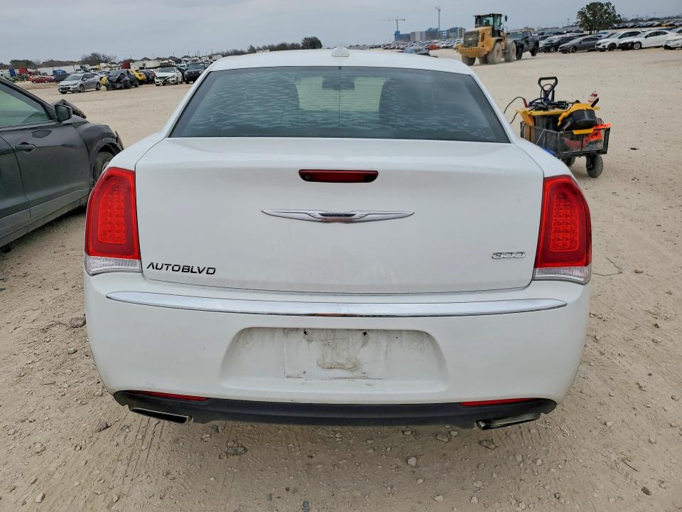 77775985 :رقم المزاد ، 2C3CCAAG7HH561006 vin ، 2017 Chrysler 300 مزاد بيع