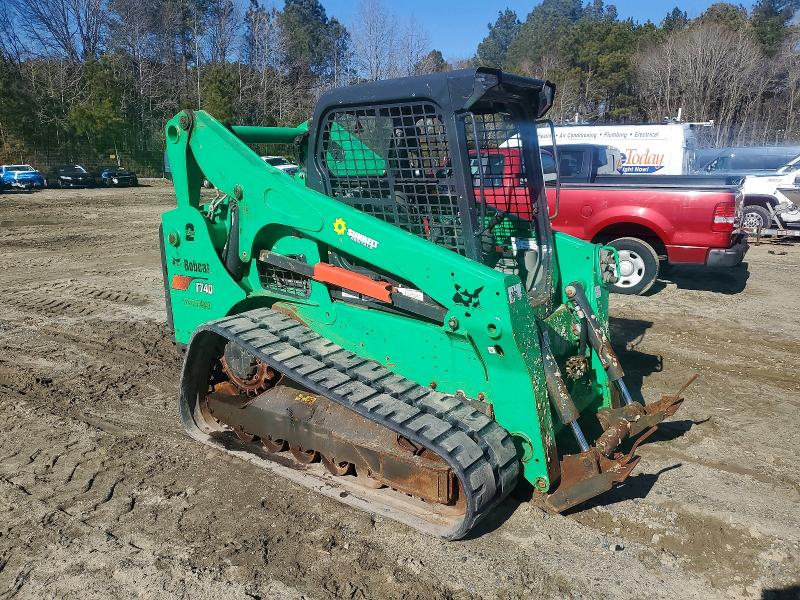 76461905 :رقم المزاد ، B3CA21300 vin ، 2021 Bobcat T740 مزاد بيع