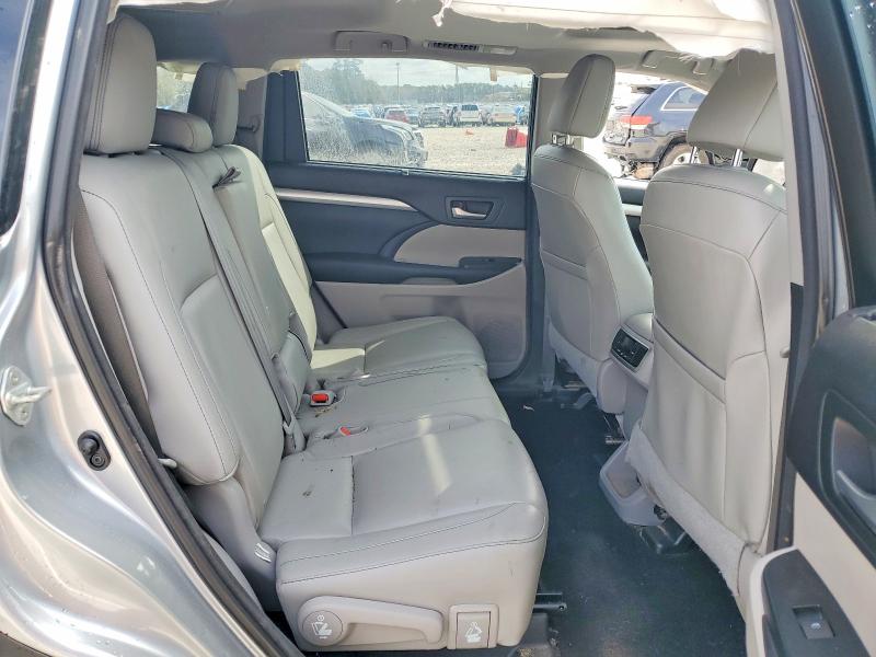 77607965 :رقم المزاد ، 5TDKKRFHXFS105364 vin ، 2015 Toyota Highlander مزاد بيع