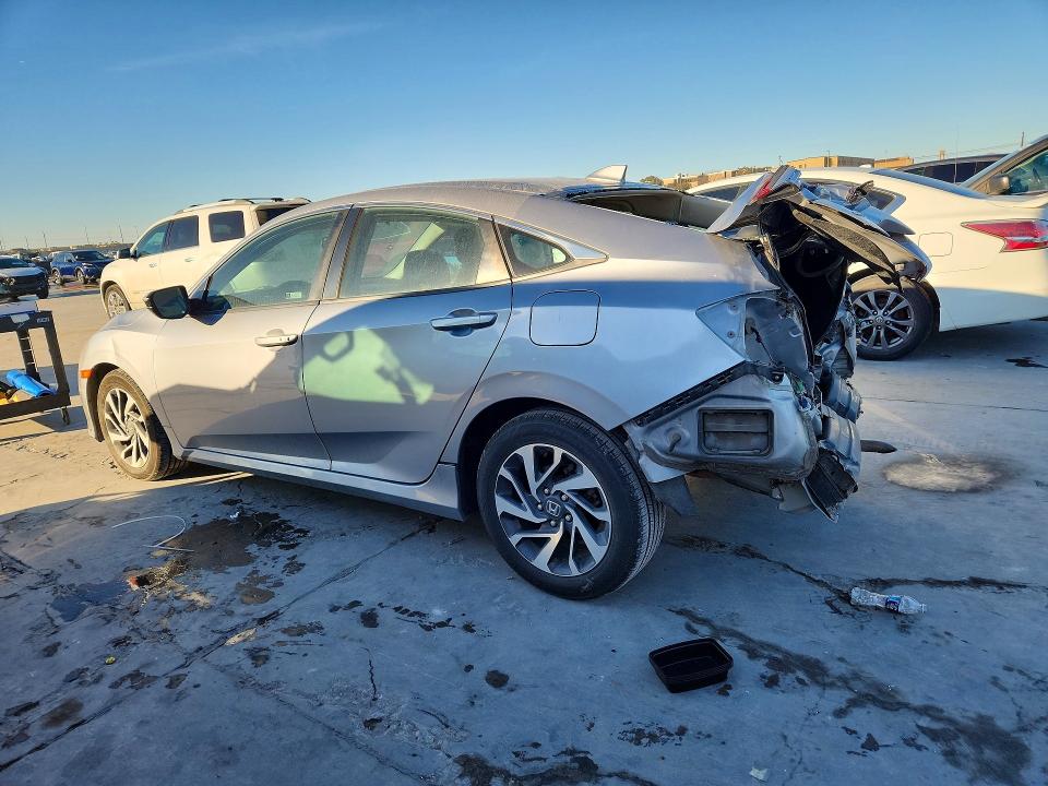 2018 Honda Civic მანქანა იყიდება აუქციონზე, vin: 2HGFC2F71JH578320, აუქციონის ნომერი: 76652805