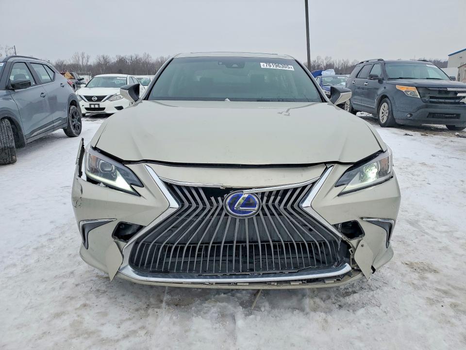 76196305 :رقم المزاد ، JTHB21B11K2023274 vin ، 2019 Lexus Es مزاد بيع