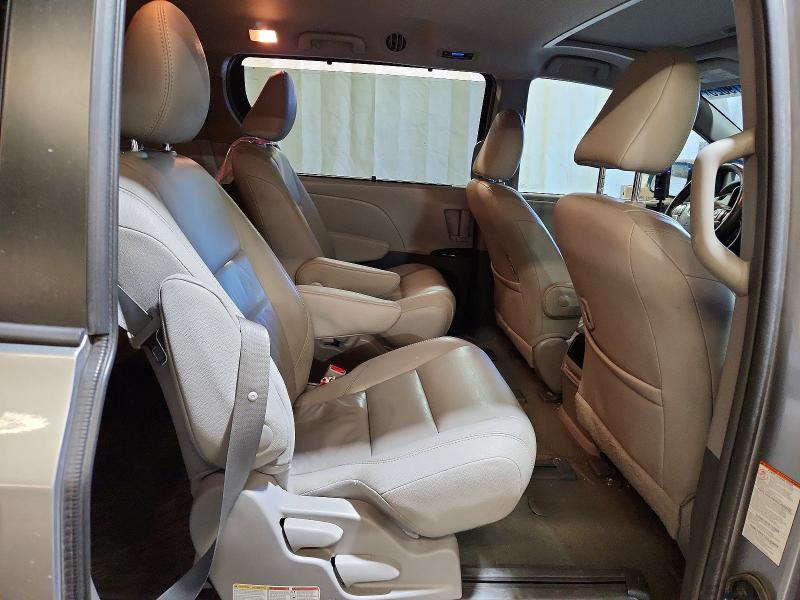 77319025 :رقم المزاد ، 5TDDZ3DC0HS159610 vin ، 2017 Toyota Sienna مزاد بيع