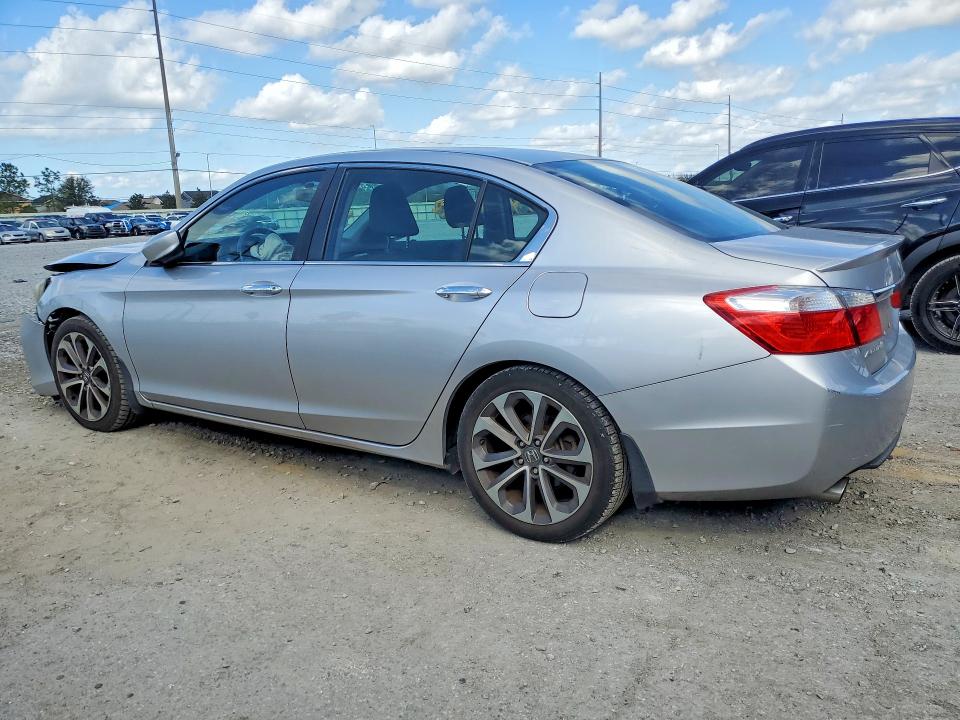 Aukcja sprzedaży 2015 Honda Accord, vin: 1HGCR2F50FA123657, numer aukcji: 77830115