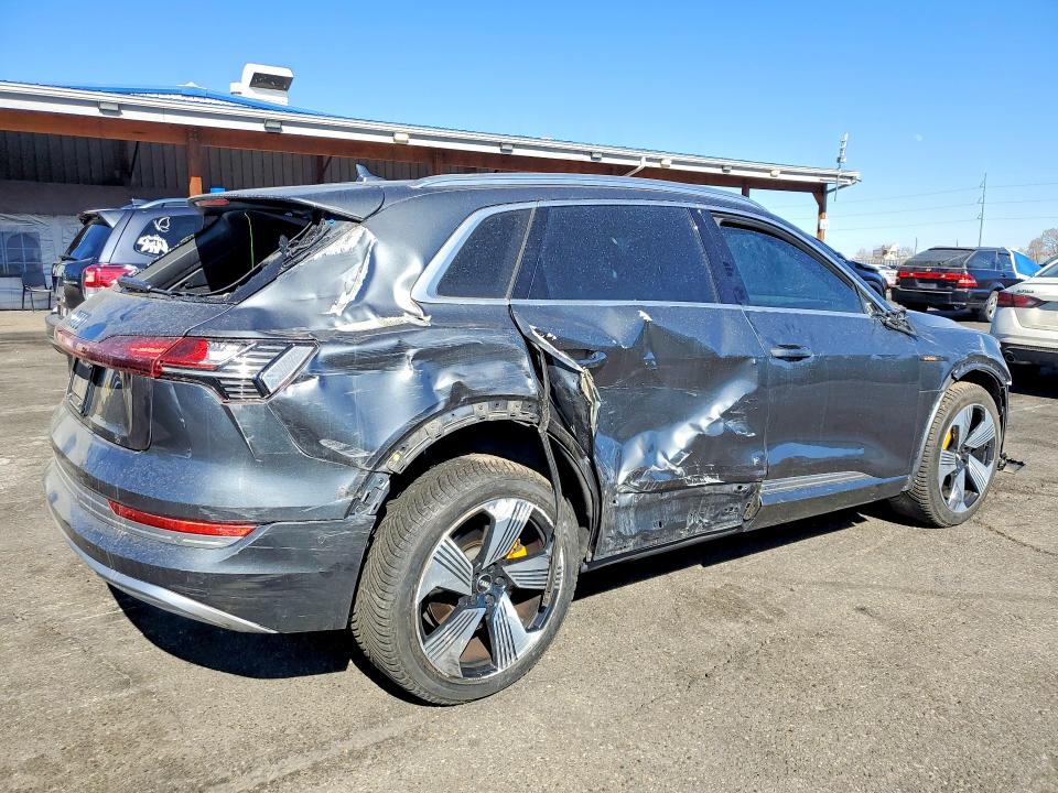 79383265 :رقم المزاد ، WA1VAAGE7KB007314 vin ، 2019 Audi E-tron مزاد بيع
