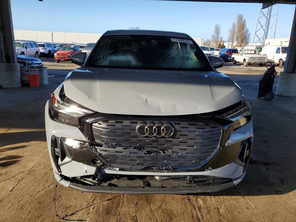77148535 :رقم المزاد ، WA142BFZ5PP071199 vin ، 2023 Audi Q4 E-tron مزاد بيع