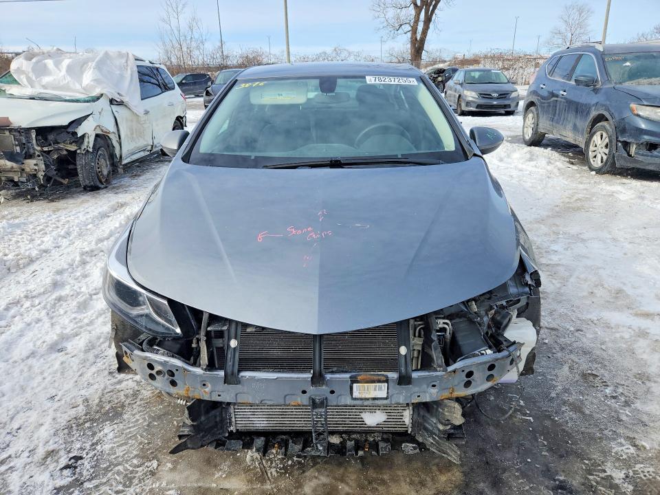 78237255 :رقم المزاد ، 1G1BE5SM8J7215358 vin ، 2018 Chevrolet Cruze مزاد بيع