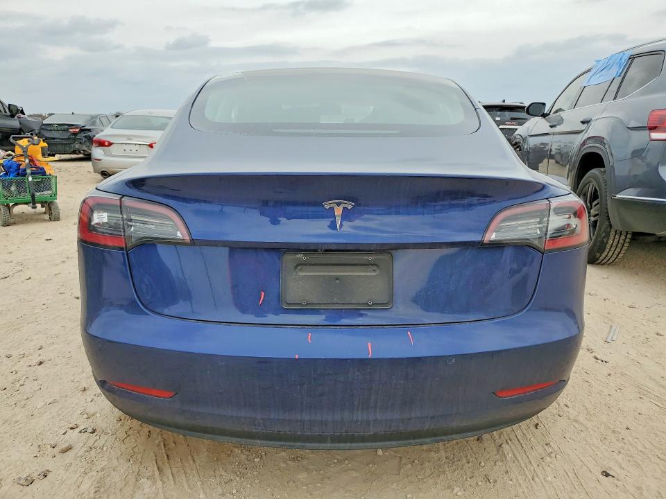 77601835 :رقم المزاد ، 5YJ3E1EA6NF368861 vin ، 2022 Tesla Model 3 مزاد بيع