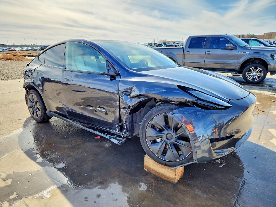 74929105 :رقم المزاد ، 7SAYGAEE9RF166768 vin ، 2024 Tesla Model Y مزاد بيع
