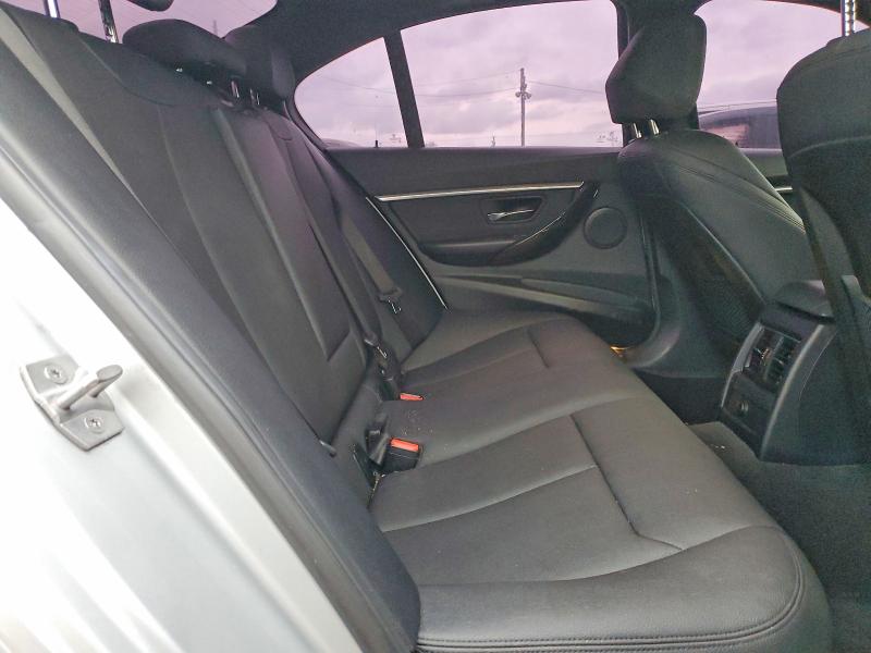 76874675 :رقم المزاد ، WBA8B9G57JNU99027 vin ، 2018 Bmw 330 مزاد بيع
