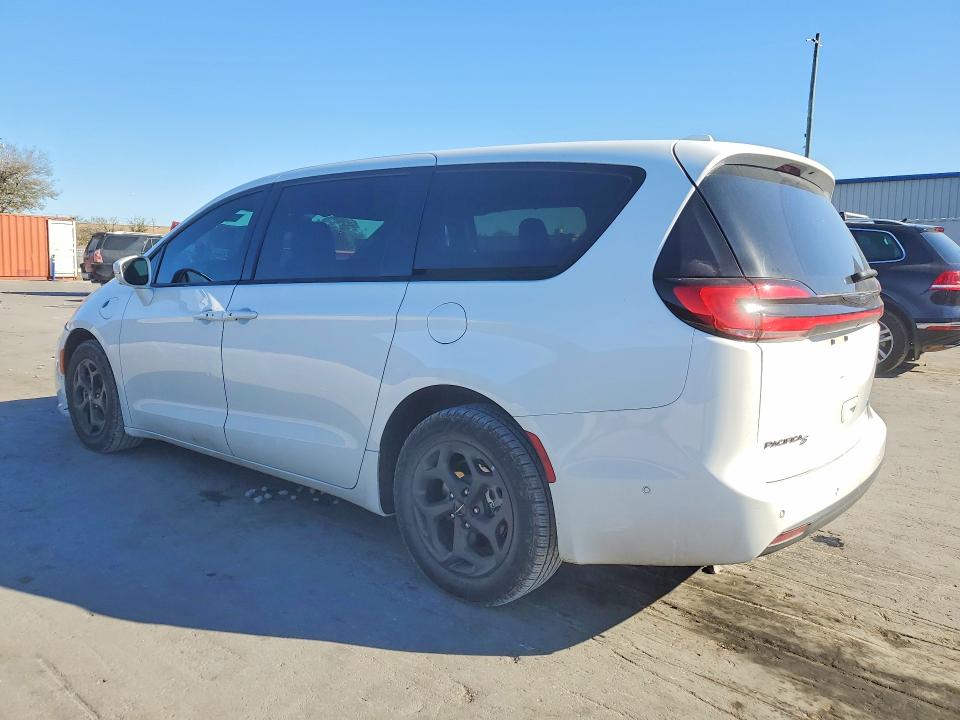 77780335 :رقم المزاد ، 2C4RC1S72NR215939 vin ، 2022 Chrysler Pacifica مزاد بيع