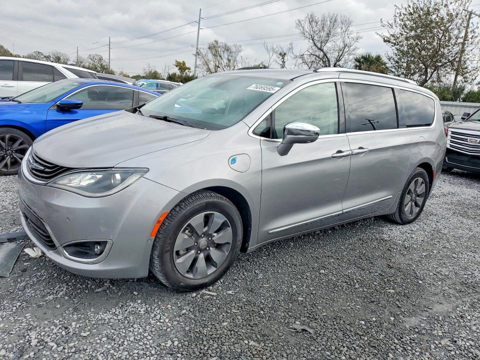 76069595 :رقم المزاد ، 2C4RC1N79HR684994 vin ، 2017 Chrysler Pacifica مزاد بيع