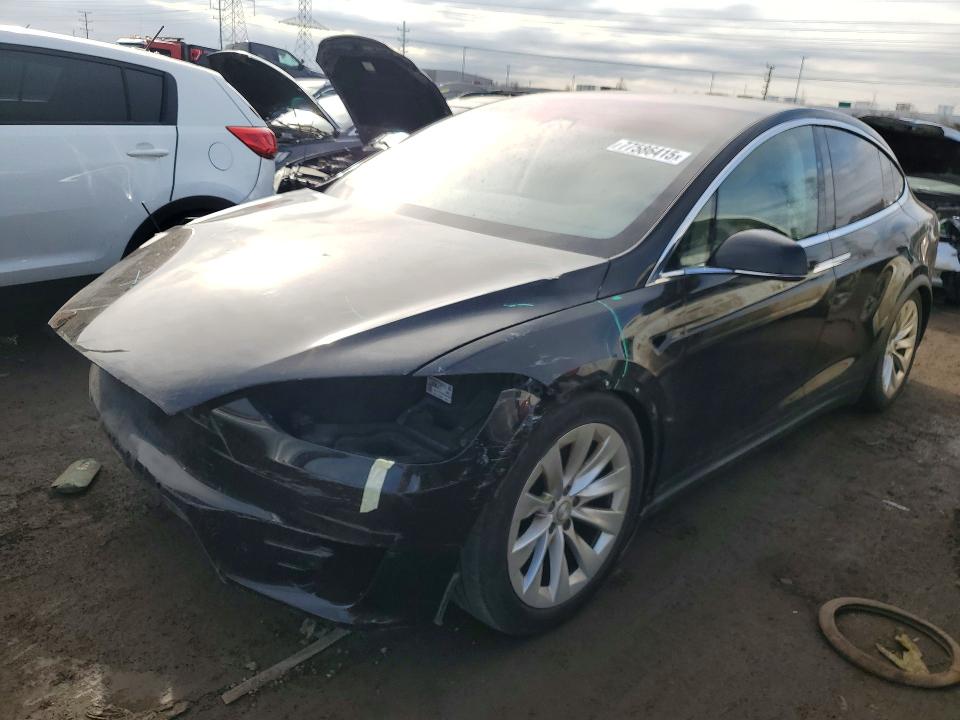 77586415 :رقم المزاد ، 5YJXCDE2XHF054314 vin ، 2017 Tesla Model X مزاد بيع
