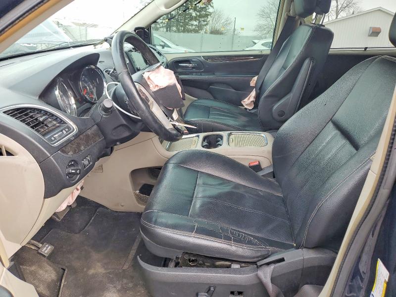 77410025 :رقم المزاد ، 2C4RC1CG4FR731509 vin ، 2015 Chrysler Town & Country مزاد بيع