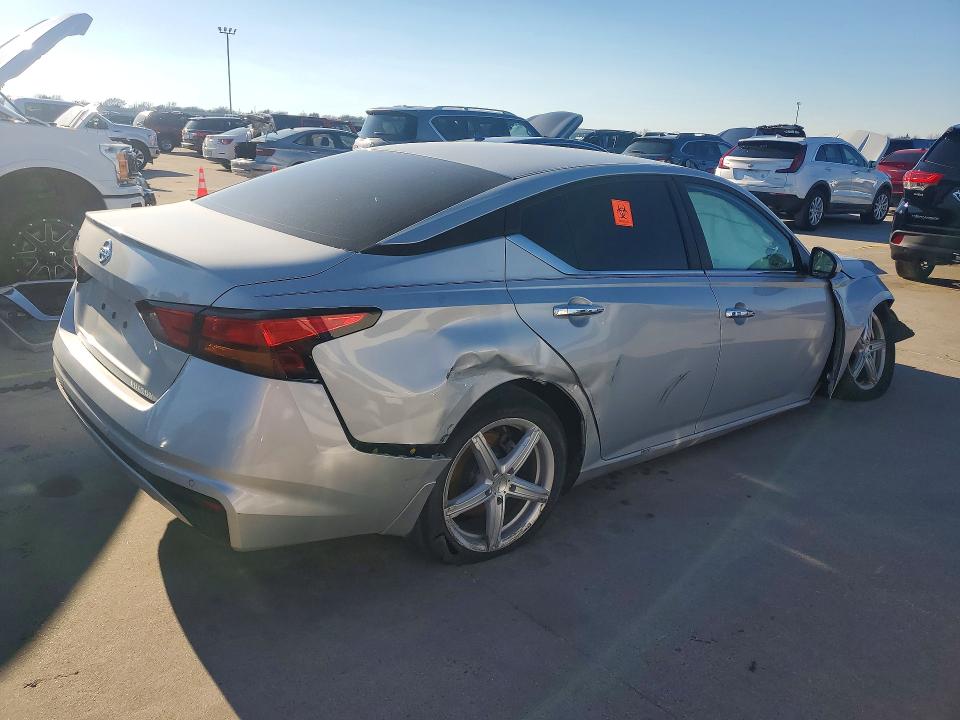 77593765 :رقم المزاد ، 1N4BL4BV8MN399867 vin ، 2021 Nissan Altima مزاد بيع