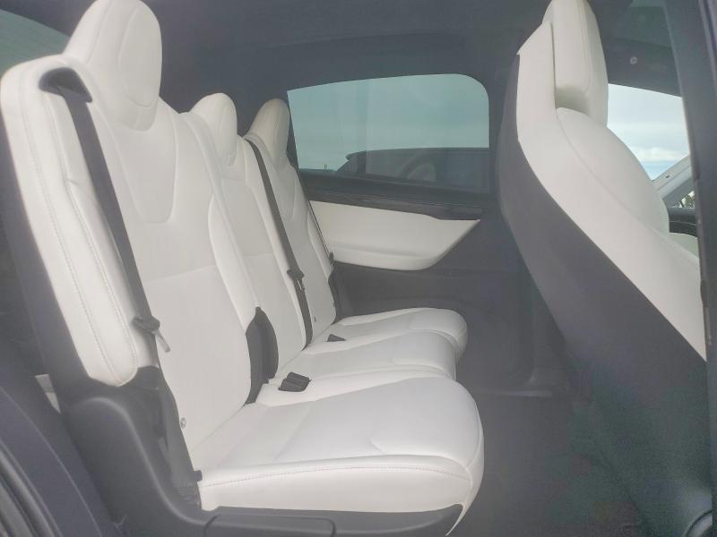 76589295 :رقم المزاد ، 5YJXCAE23JF121193 vin ، 2018 Tesla Model X مزاد بيع