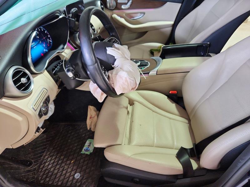 78859785 :رقم المزاد ، W1KWF8EB8MR646492 vin ، 2021 Mercedes-benz C مزاد بيع