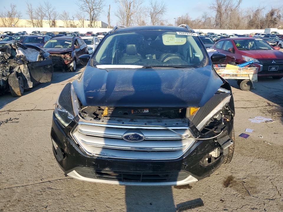 75379725 :رقم المزاد ، 1FMCU9J94KUB59064 vin ، 2019 Ford Escape مزاد بيع