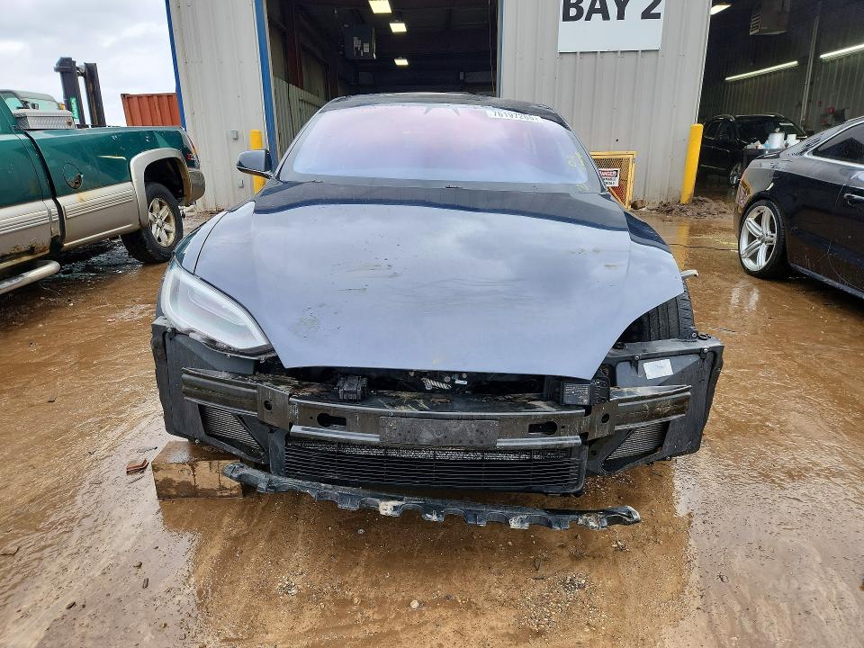 2017 Tesla Model S მანქანა იყიდება აუქციონზე, vin: 5YJSA1E27HF217306, აუქციონის ნომერი: 76197265