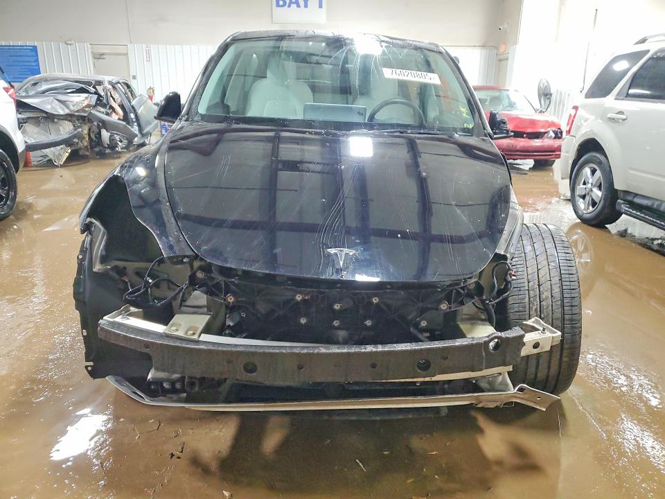Продажа на аукционе авто 2022 Tesla Model Y, vin: 7SAYGDEE1NF533433, номер лота: 76020805