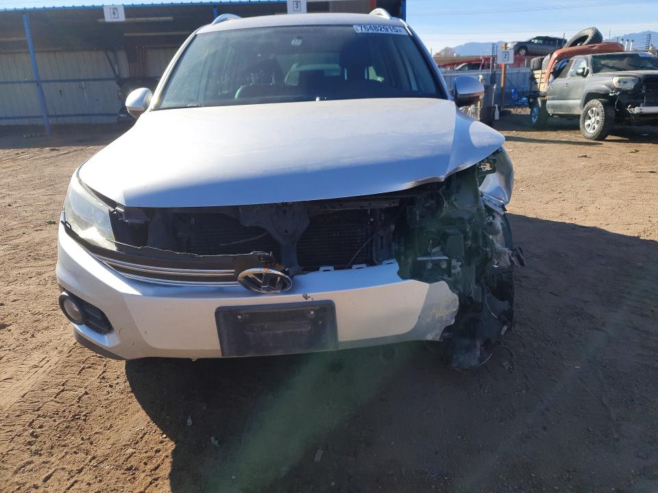 76482915 :رقم المزاد ، WVGBV3AXXEW528412 vin ، 2014 Volkswagen Tiguan مزاد بيع