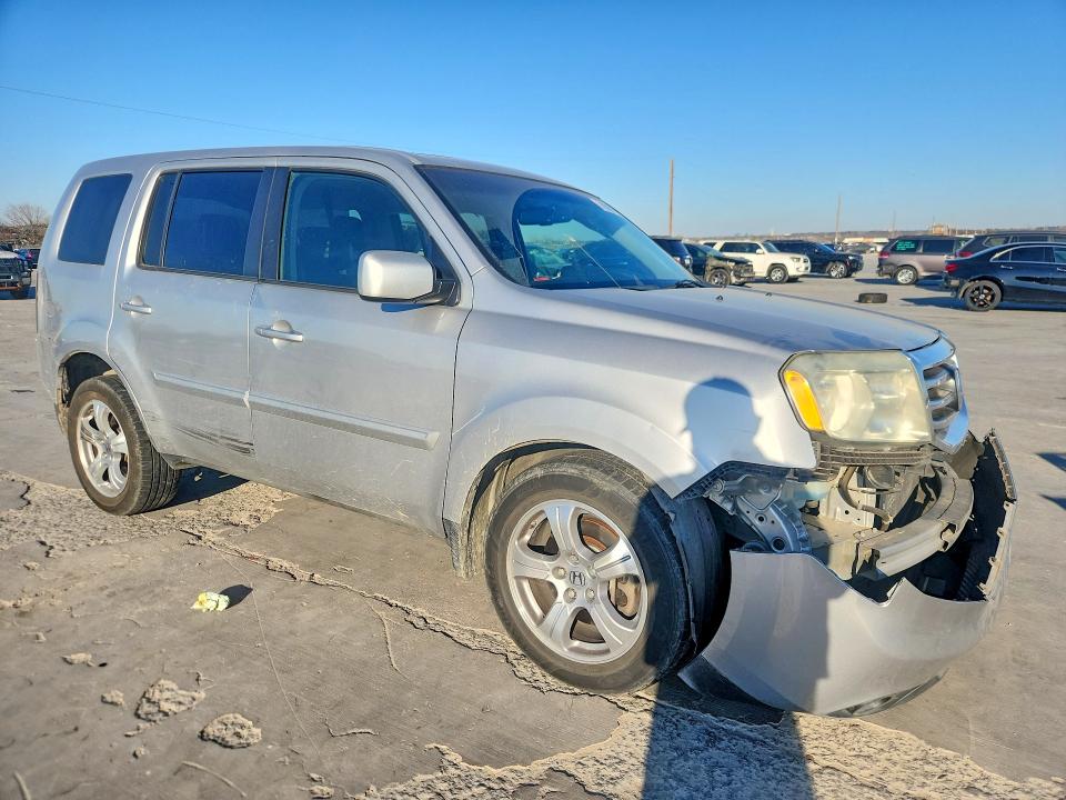 78993215 :رقم المزاد ، 5FNYF3H57FB023076 vin ، 2015 Honda Pilot مزاد بيع