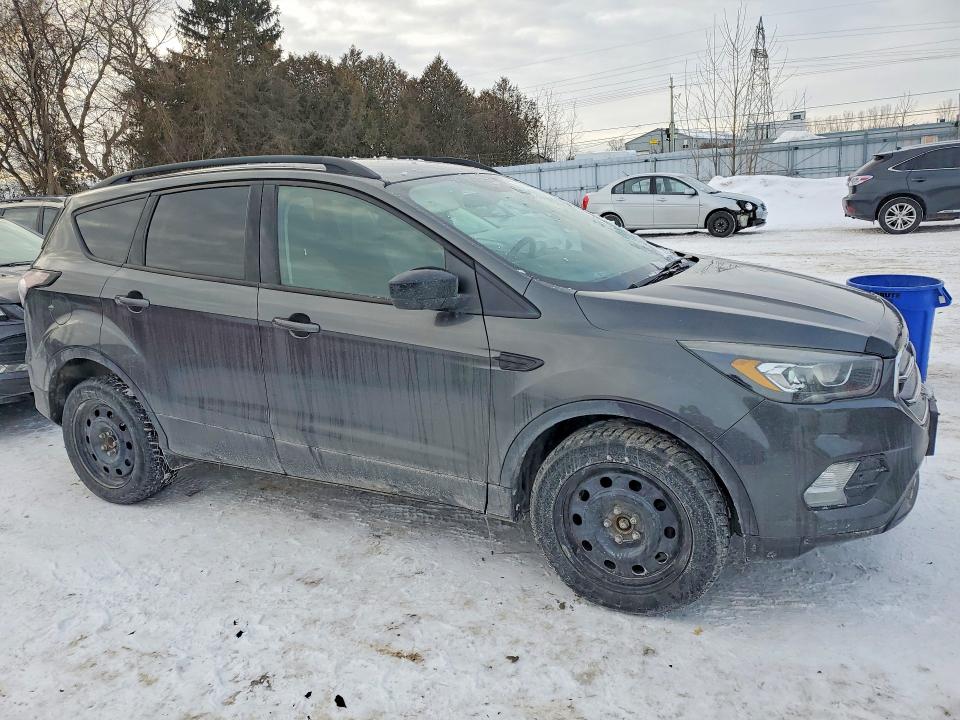 Продажа на аукционе авто 2017 Ford Escape Se, vin: 1FMCU0GD6HUB54304, номер лота: 76578595
