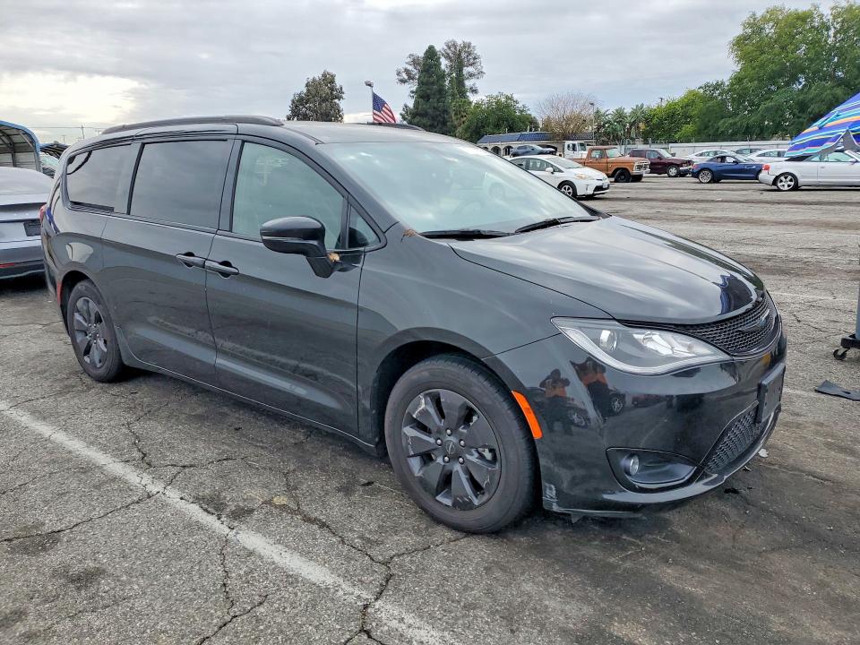 77923975 :رقم المزاد ، 2C4RC1N78LR257881 vin ، 2020 Chrysler Pacifica مزاد بيع