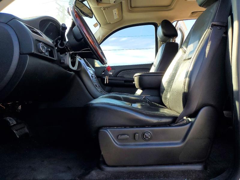 2009 Cadillac Escalade მანქანა იყიდება აუქციონზე, vin: 1GYFK232X9R285662, აუქციონის ნომერი: 77239975