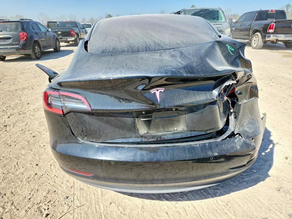 79383335 :رقم المزاد ، 5YJ3E1EA4JF020910 vin ، 2018 Tesla Model 3 مزاد بيع