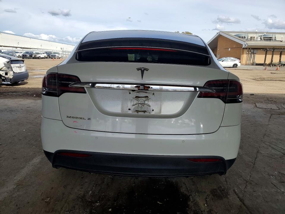 76953965 :رقم المزاد ، 5YJXCAE23JF103793 vin ، 2018 Tesla Model X مزاد بيع