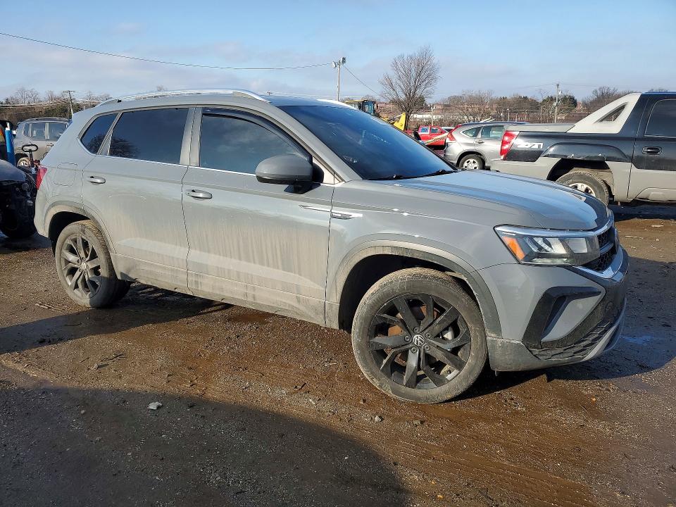 Продажа на аукционе авто 2022 Volkswagen Taos, vin: 3VVPX7B2XNM042344, номер лота: 77857615