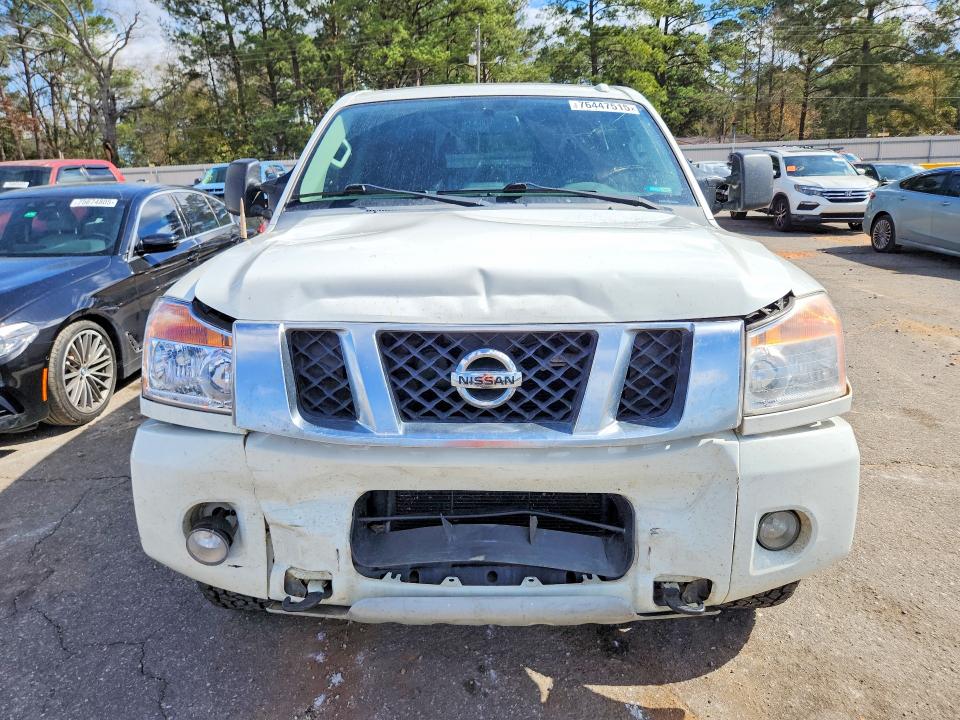 76447515 :رقم المزاد ، 1N6BA0EC3FN501966 vin ، 2015 Nissan Titan مزاد بيع