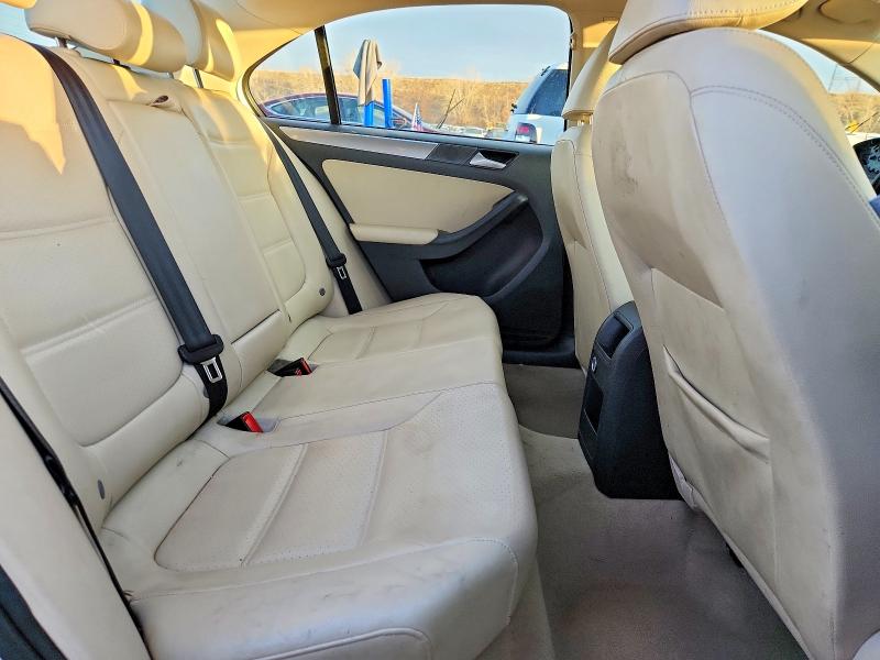 75498285 :رقم المزاد ، 3VWD17AJ0FM264059 vin ، 2015 Volkswagen Jetta مزاد بيع