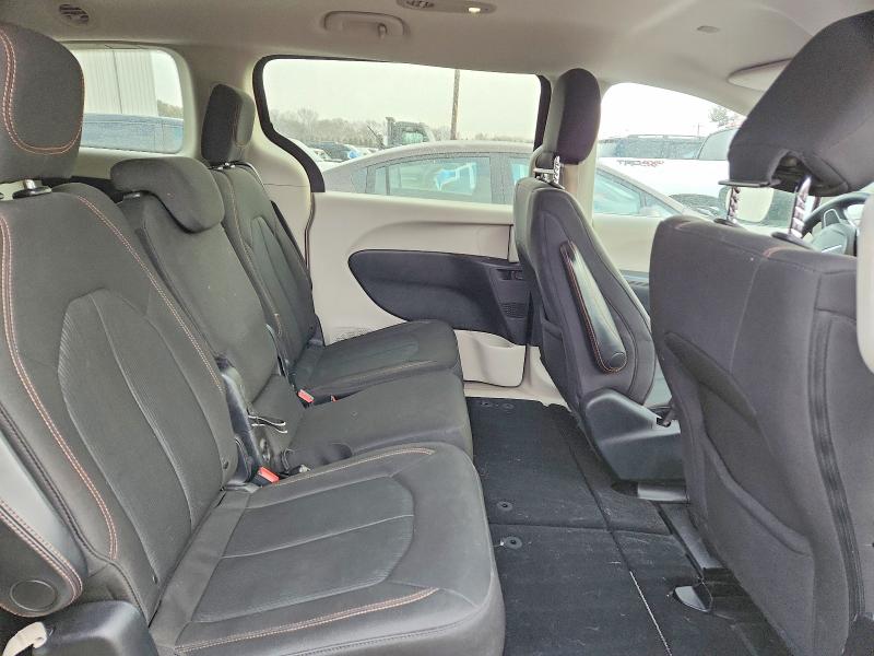 Продаж на аукціоні авто 2017 Chrysler Pacifica, vin: 2C4RC1DGXHR588972, номер лоту: 77406665