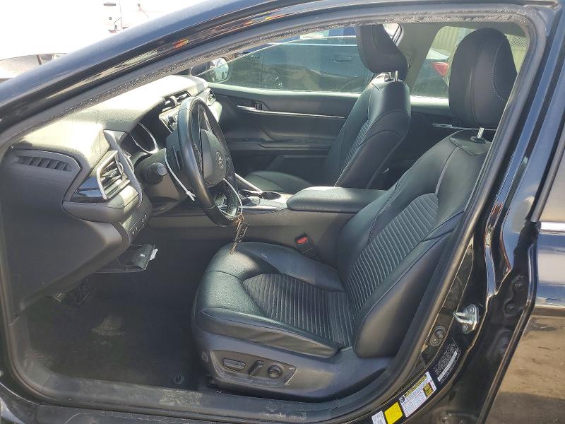 77185495 :رقم المزاد ، 4T1G11AK2LU902983 vin ، 2020 Toyota Camry مزاد بيع