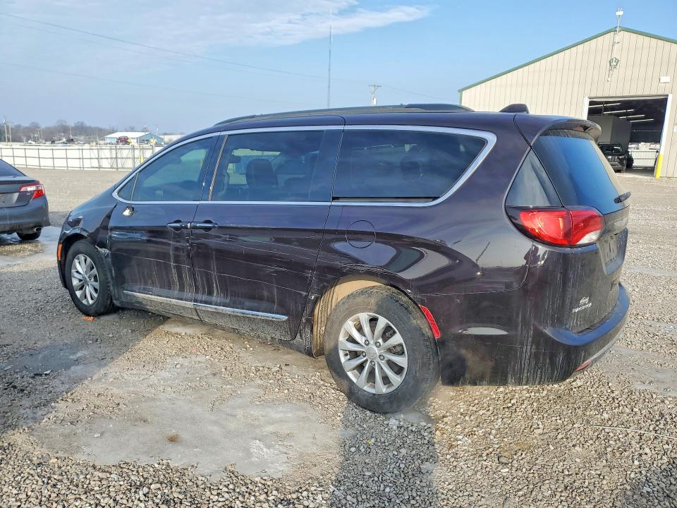 Продаж на аукціоні авто 2017 Chrysler Pacifica, vin: 2C4RC1BGXHR711768, номер лоту: 76351945