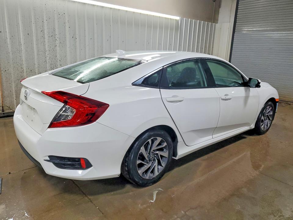 77333715 :رقم المزاد ، 19XFC2F75JE027835 vin ، 2018 Honda Civic مزاد بيع