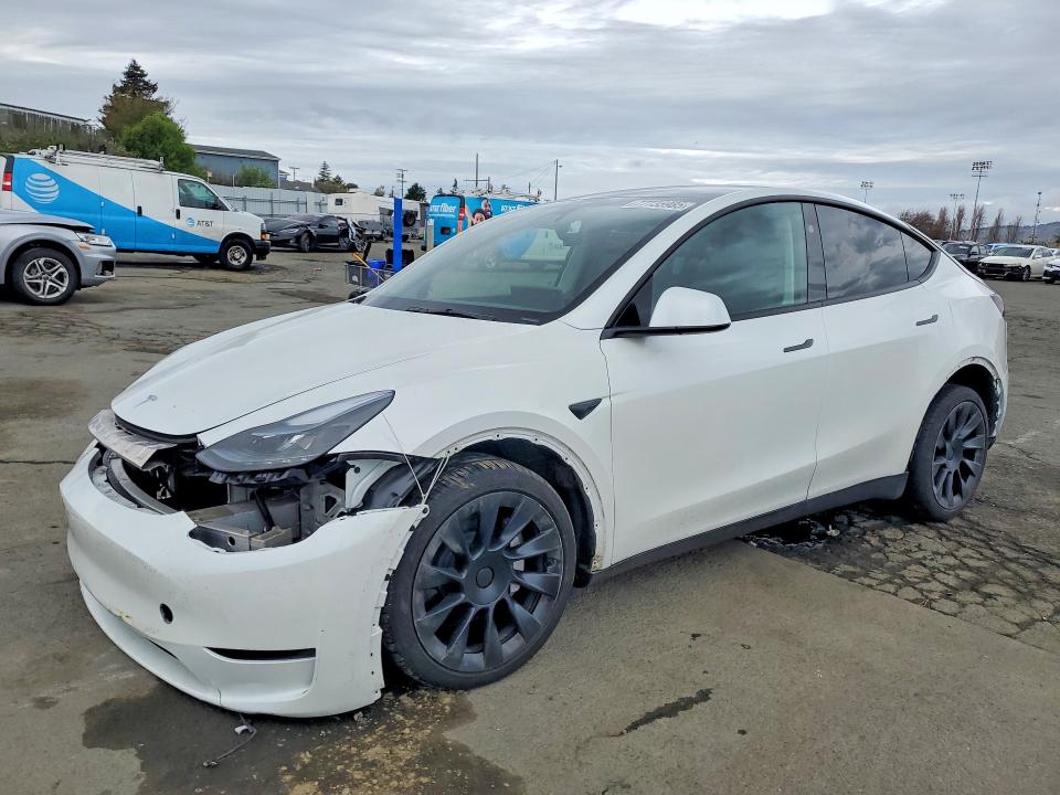 Продаж на аукціоні авто 2025 Tesla Model Y, vin: 7SAYGDED0SF276431, номер лоту: 77735985