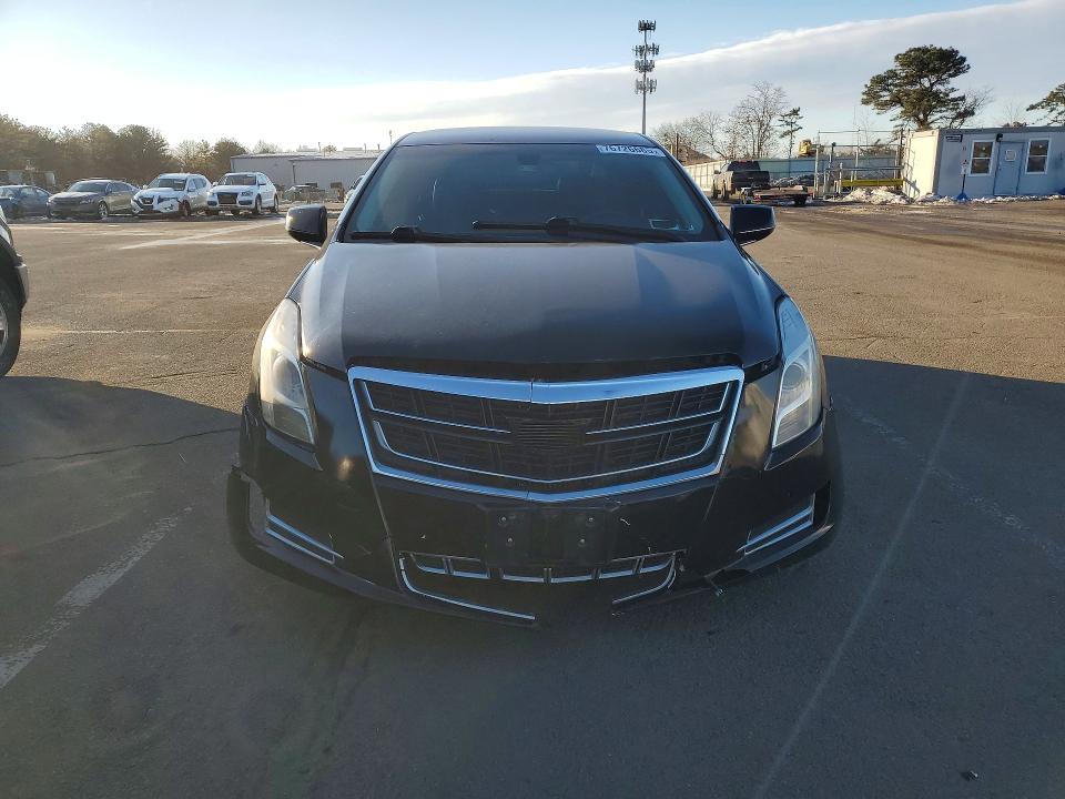 76726685 :رقم المزاد ، 2G61M5S33H9113345 vin ، 2017 Cadillac Xts Luxury مزاد بيع