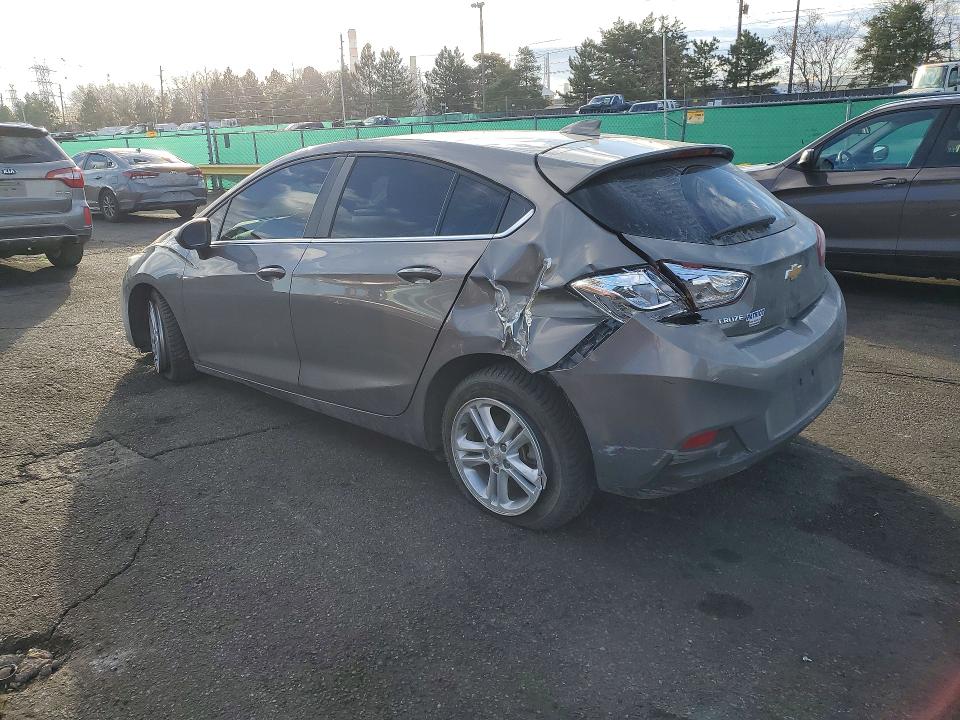 77213385 :رقم المزاد ، 3G1BE6SM2JS604696 vin ، 2018 Chevrolet Cruze مزاد بيع