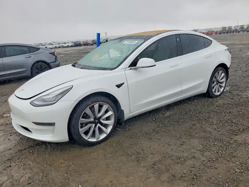 Продажа на аукционе авто 2018 Tesla Model 3, vin: 5YJ3E1EB1JF135568, номер лота: 75196935
