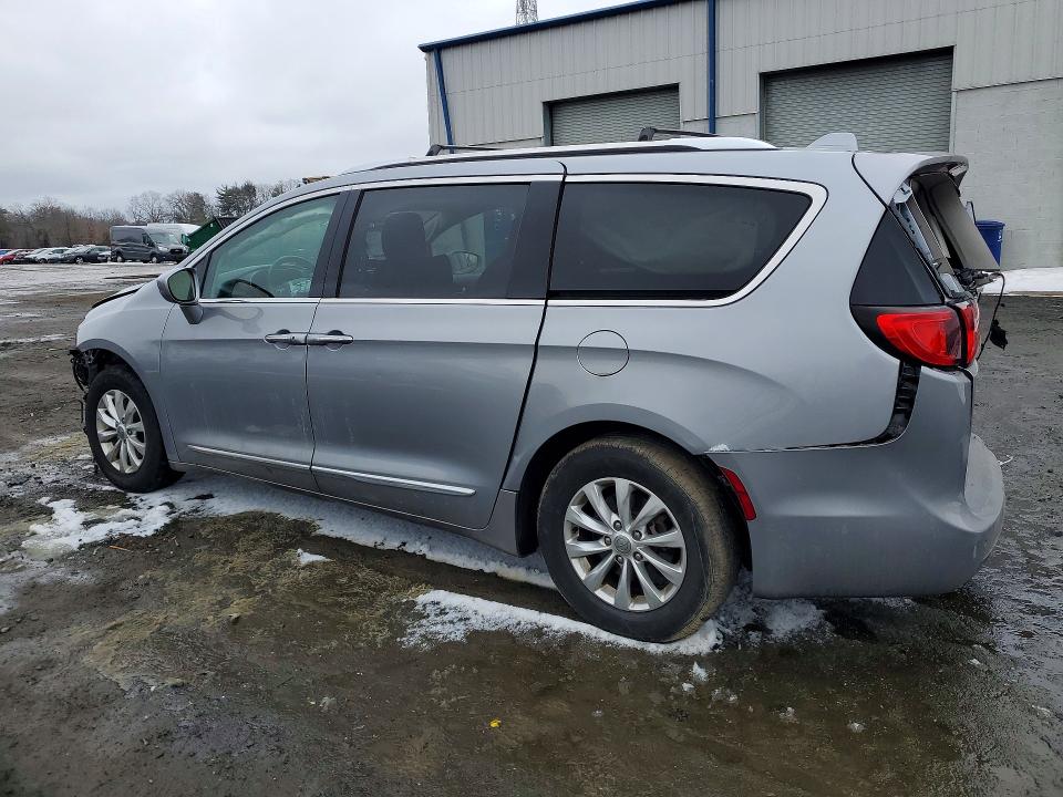 Продажа на аукционе авто 2019 Chrysler Pacifica, vin: 2C4RC1BG1KR609816, номер лота: 77621595