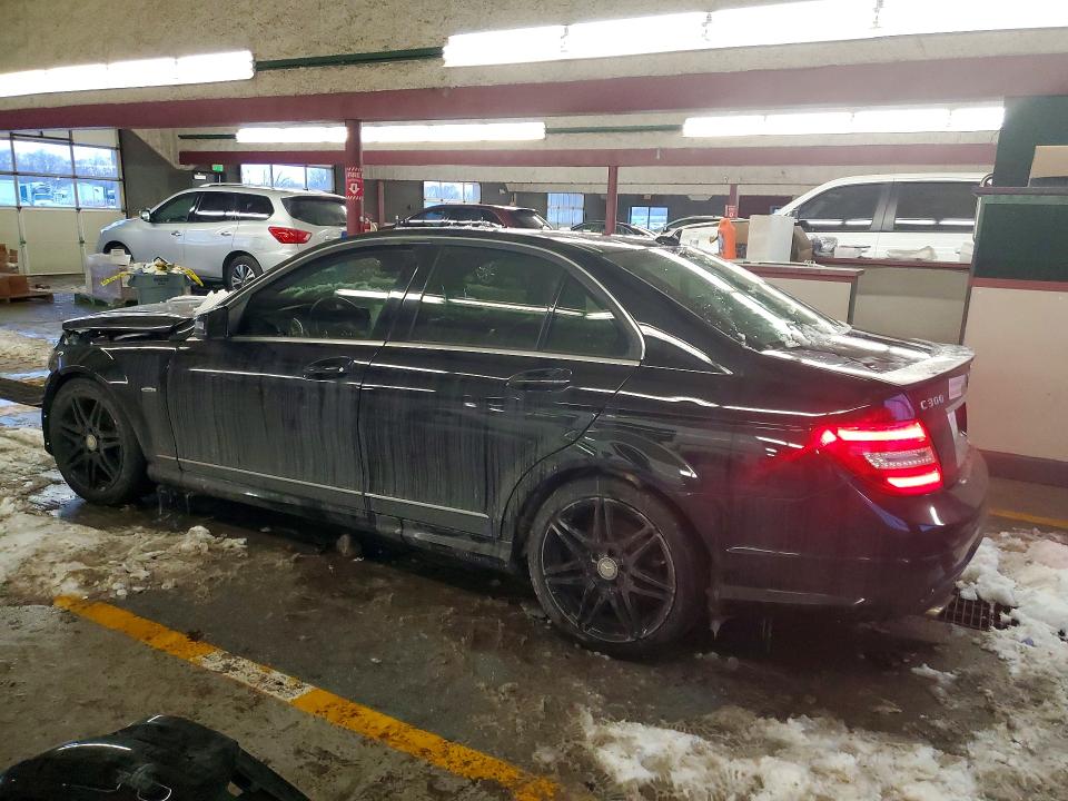 2014 Mercedes-benz C მანქანა იყიდება აუქციონზე, vin: WDDGF8AB1EG231604, აუქციონის ნომერი: 74093855
