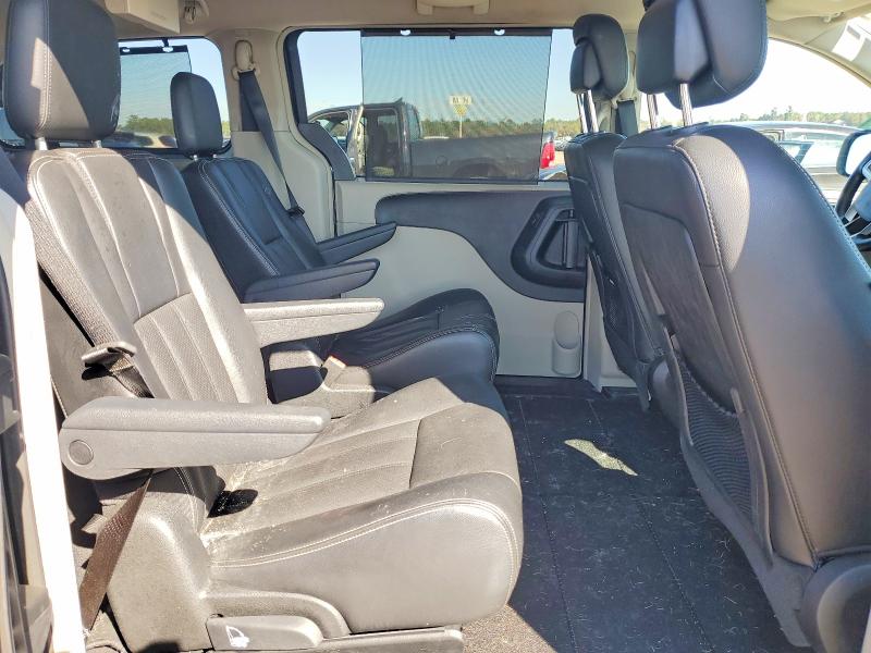 75222715 :رقم المزاد ، 2A4RR8DG8BR616213 vin ، 2011 Chrysler Town & Country مزاد بيع