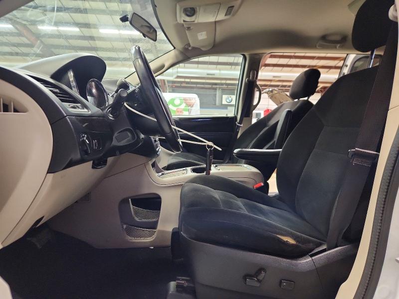 Продаж на аукціоні авто 2016 Dodge Grand Cara, vin: 2C4RDGCG0GR327706, номер лоту: 76418065