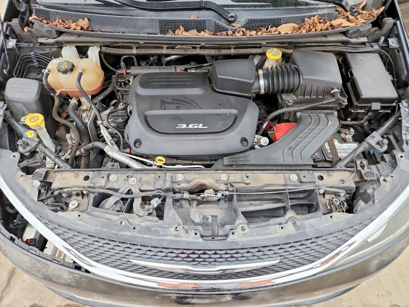 76556715 :رقم المزاد ، 2C4RC1BG6HR668580 vin ، 2017 Chrysler Pacifica مزاد بيع