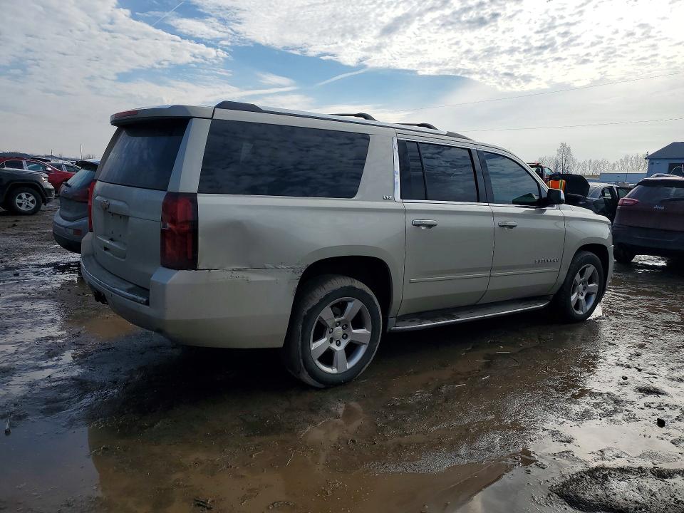 Продаж на аукціоні авто 2015 Chevrolet Suburban, vin: 1GNSKKKC5FR143012, номер лоту: 77075265