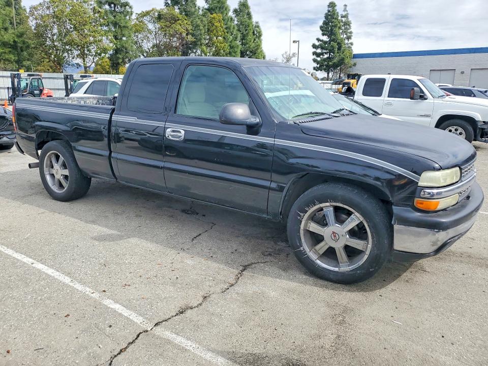 77177885 :رقم المزاد ، 2GCEC19V811186099 vin ، 2001 Chevrolet Silverado مزاد بيع